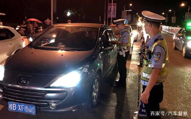 喝完一瓶啤酒過多久才能開車？交警：過了這個點，查不出一點酒精