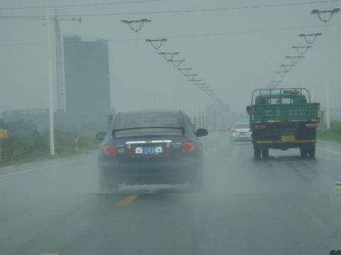 手把手教你你如何正確地進行超車技巧