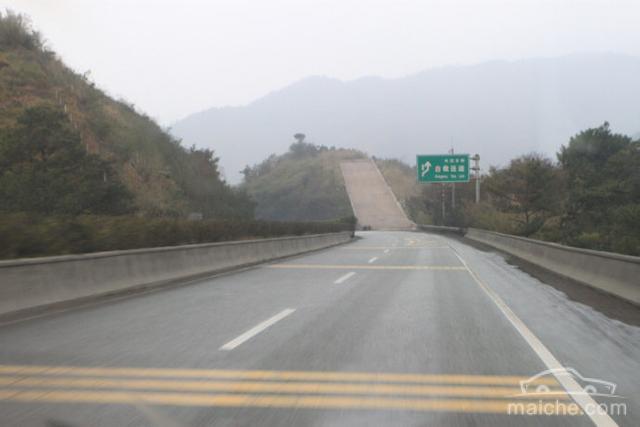 10年不出事故的老司機教我這樣踩剎車，難怪安全還省油！