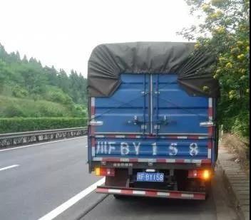 新手第一次上高速，需要知道以上八點問題！保你平安出行！