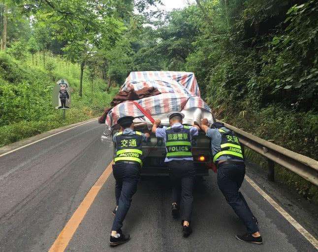 自動(dòng)擋絕不能用這3種駕駛技巧, 用一個(gè), 車就會(huì)提前3年報(bào)廢