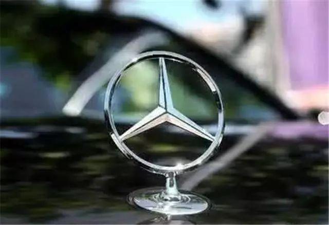 奔馳車標(biāo)分為立標(biāo)和大標(biāo)，兩者究竟有什么區(qū)別？