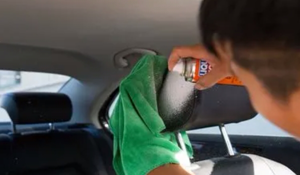 汽車內飾多久清洗一次 汽車內飾三個月清洗一次效果好