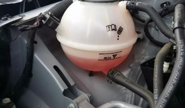 防凍液有幾種顏色什么顏色的好 多種顏色（質量不看顏色看沸點和冰點）