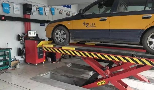 四輪定位有什么用要多少錢 提高穩定性減少轉向機異常磨損（100-300元）
