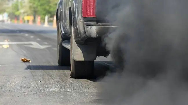 汽車冒黑煙是不是燒機(jī)油