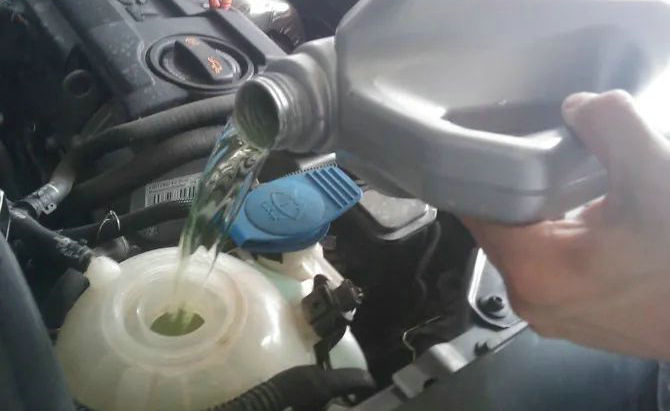 發動機溫度過高還可以繼續行駛嗎