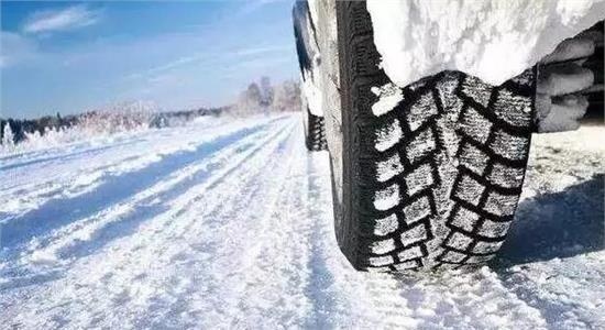 車(chē)輛在冰雪路面可利用發(fā)動(dòng)機(jī)制動(dòng)嗎
