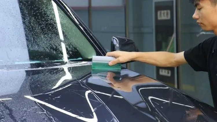 貼了車衣膜后還要打蠟保養嗎