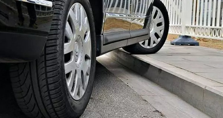 后輪胎可以左右調換嗎