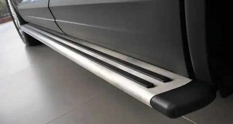 汽車(chē)電動(dòng)踏板不伸縮了怎么辦