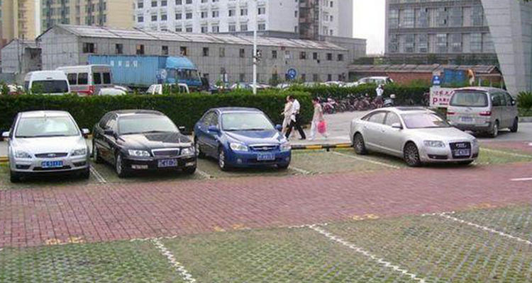 地下車位產權歸屬業主還是開發商