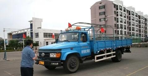 學(xué)駕照年齡上限是多少，根據(jù)車(chē)型來(lái)分