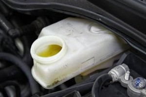 剎車保養多少公里一次 2萬公里保養一次(剎車油200元一瓶)