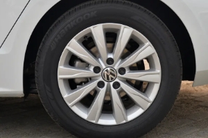 大眾速騰輪胎型號規格 采用兩種輪胎規格（205/55 R17和225/45 R18）