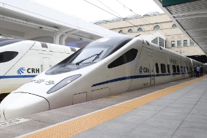 動車和高鐵有什么區別，有四個明顯的區別（車次/速度/鐵軌/行駛要求）