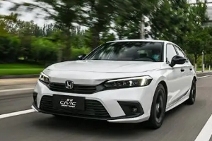 本田思域怎么樣，新款車型搭載1.5T+CVT動力（綜合油耗不到6L）