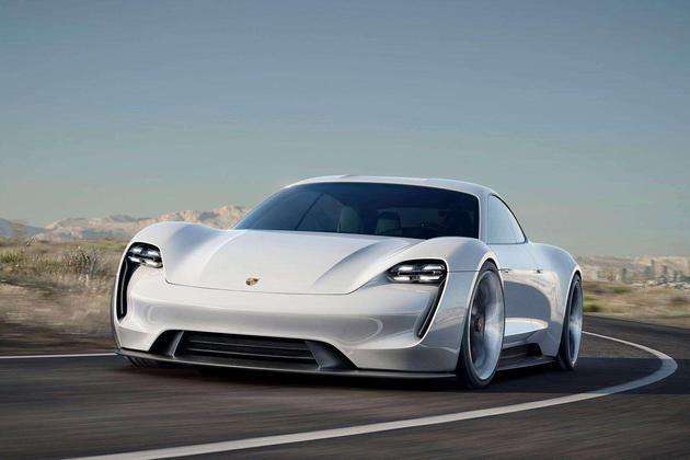保時捷70周年慶典發布首款純電動車型 命名為Taycan