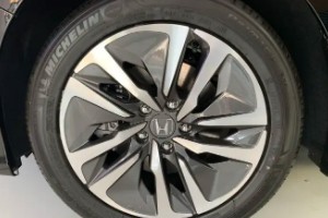本田雅閣輪胎型號尺寸 輪胎型號為235/45 r18