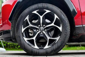 豐田威蘭達輪胎型號是多少 輪胎型號規格為235/55 r19
