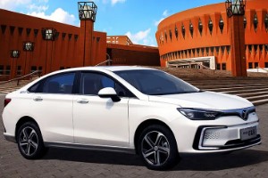 北汽eu5純電動汽車參數 續航可達401km(車身長達4.6米)