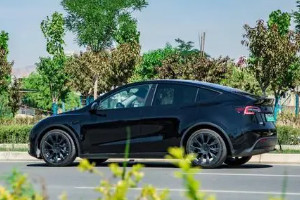 特斯拉model y參數配置 車身長達4.7米(續航可達660km)