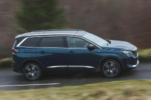 標(biāo)致5008這款車怎么樣 油耗實(shí)測(cè)8.5L(輸出馬力可達(dá)211匹)