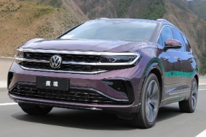 大眾攬境是什么發動機 2.5T六缸發動機(馬力可達299匹)