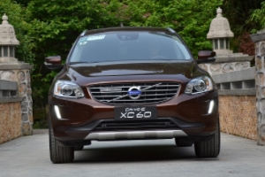 沃爾沃xc60怎么樣 加速動力強、車身油耗低、車內空間效果好