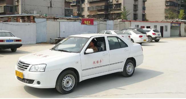 學(xué)駕照需要多長(zhǎng)時(shí)間學(xué)完，一般需要3個(gè)月左右
