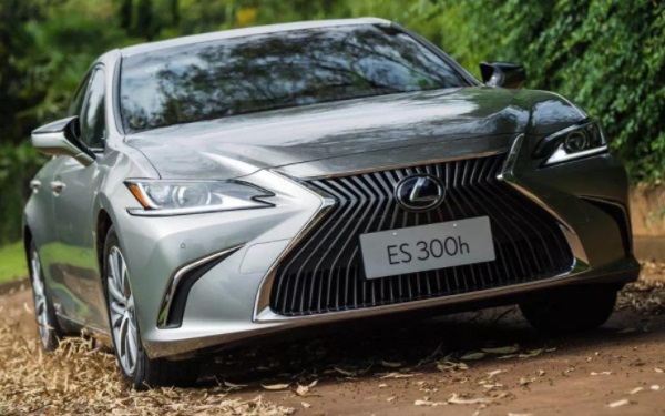 享譽全球的經典車型 雷克薩斯es300h新款價格多少