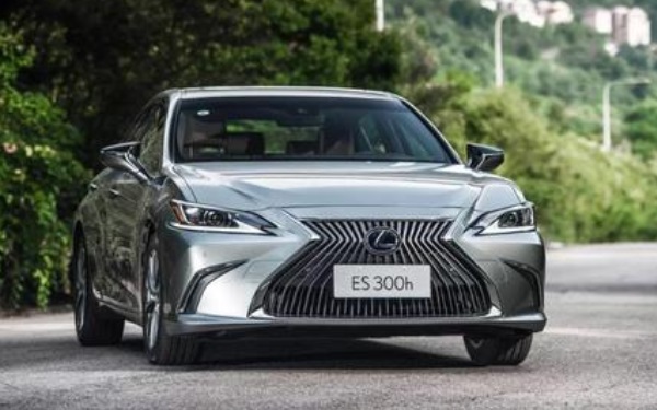 享譽全球的經典車型 雷克薩斯es300h新款價格多少