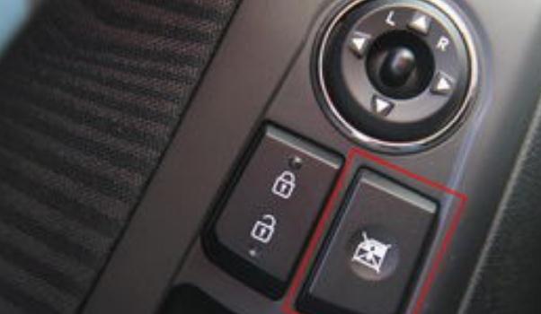 車速感應(yīng)自動(dòng)上鎖，防止突然打開車門的危險(xiǎn)（感應(yīng)開關(guān)）