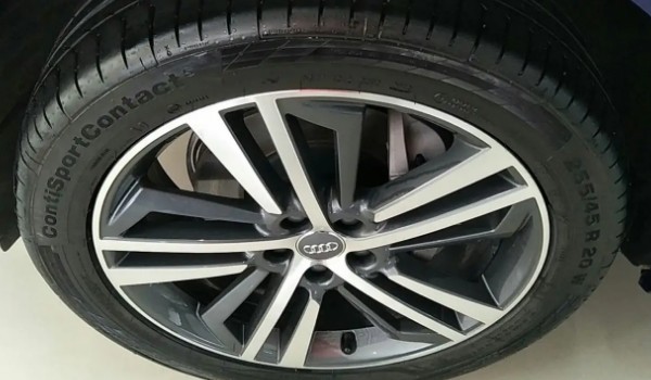 奧迪q5l輪胎型號 奧迪q5L輪胎規格為255/45 r20
