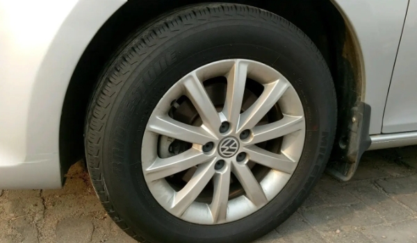 大眾寶來輪胎規格型號 采用兩種規格型號（195/65 R15和205/55 R16）