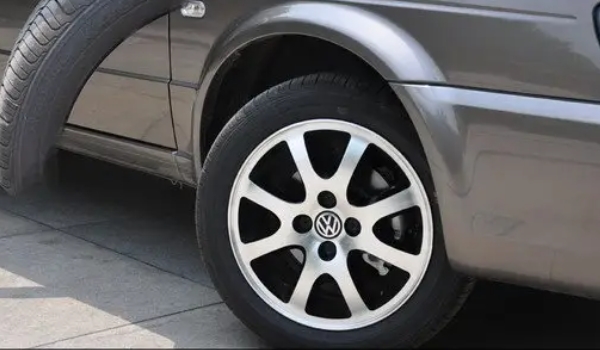 大眾速騰輪胎型號規格 采用兩種輪胎規格（205/55 R17和225/45 R18）