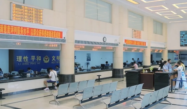 車管所上班時(shí)間周六周日上班嗎 周末不上班（具體時(shí)間依據(jù)政府發(fā)布的規(guī)定）