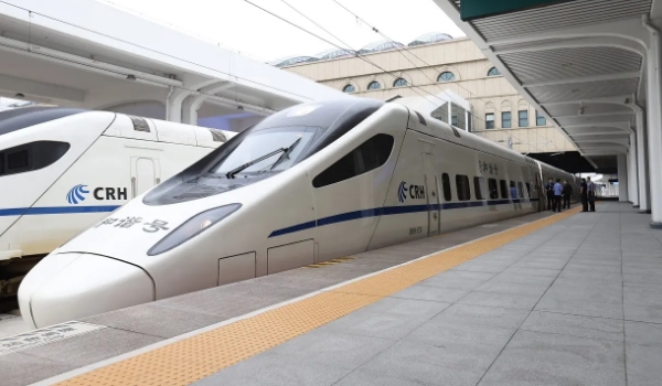 動車和高鐵有什么區別，有四個明顯的區別（車次/速度/鐵軌/行駛要求）