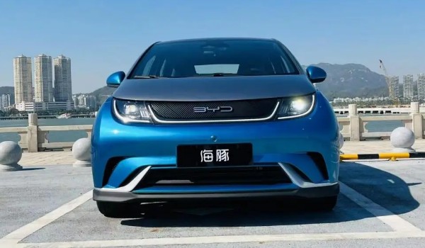 10萬左右的新能源汽車推薦 海豚續航達401km(售價僅10萬元)