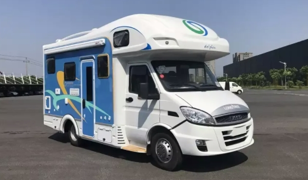 房車價格10萬一20萬自動擋 3款房車價格符合（空間寬敞 動力好）