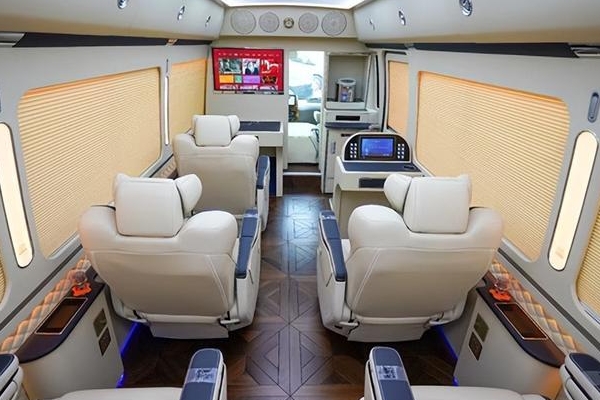 豐田考斯特9座商務車多少錢，市場報價90萬起（裸車最高優惠12萬）