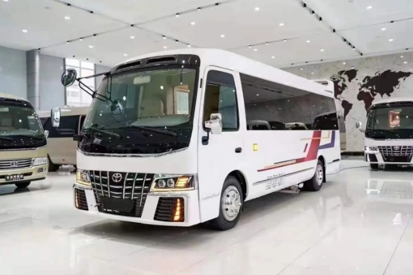 豐田考斯特9座商務車多少錢，市場報價90萬起（裸車最高優惠12萬）