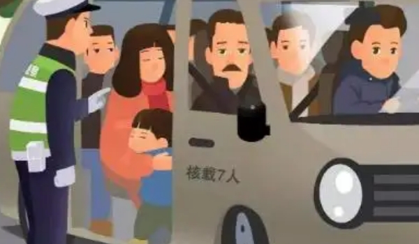 5座車坐6個人怎么處罰，扣6分罰款200元（超過規定20%的標準）
