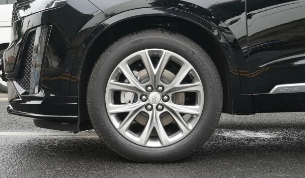 凱迪拉克xt6輪胎規格 輪胎型號235/55 r20(米其林輪胎)