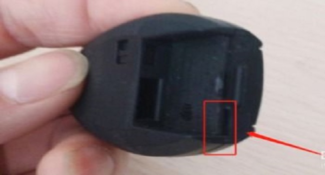 日產(chǎn)車鑰匙換電池圖解，需要注意型號不能買錯(cuò)