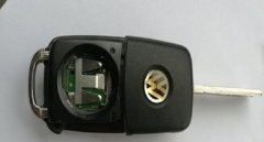 寶來車鑰匙換電池教程，更換方式大同小異