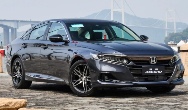 20萬(wàn)左右買(mǎi)什么車(chē)好 本田雅閣值得推薦(銷(xiāo)量高空間大)