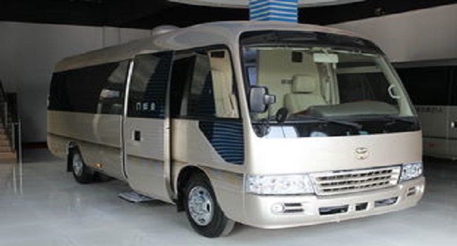 豐田考斯特10座商務(wù)車價(jià)格，需求不同價(jià)格也不同可量身定制