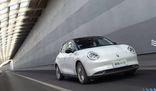 歐拉好貓2022新款電動(dòng)汽車多少錢 廠商指導(dǎo)價(jià)格12.99~17.10萬元（9款車型）