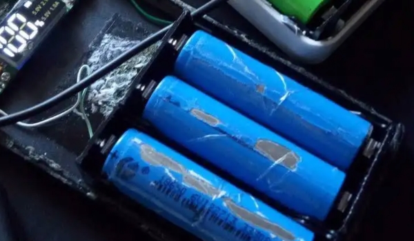 充電寶放在車里面會爆炸嗎 會出現爆炸（要妥善保管）
